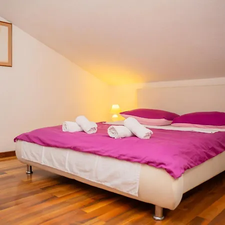Cozy Guest House Kamenita Split Exterior photo